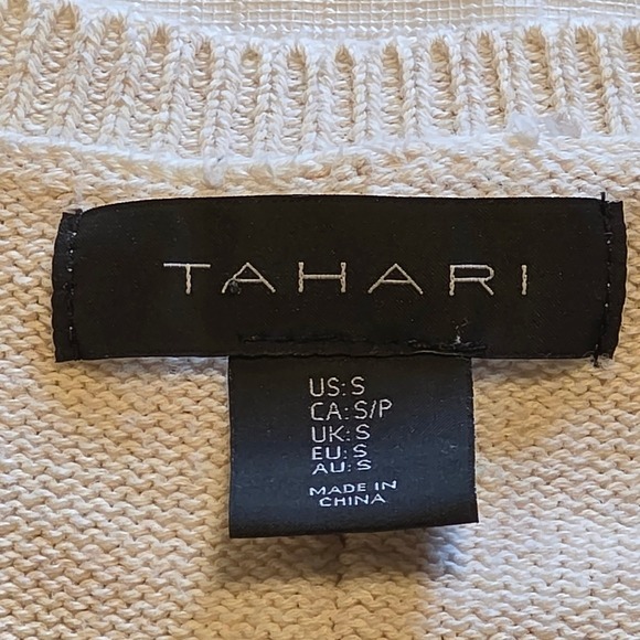 Tahari Cream V-neck Knit Sweater Cotton Blend Women Small Oversized minimalist - Picture 4 of 9